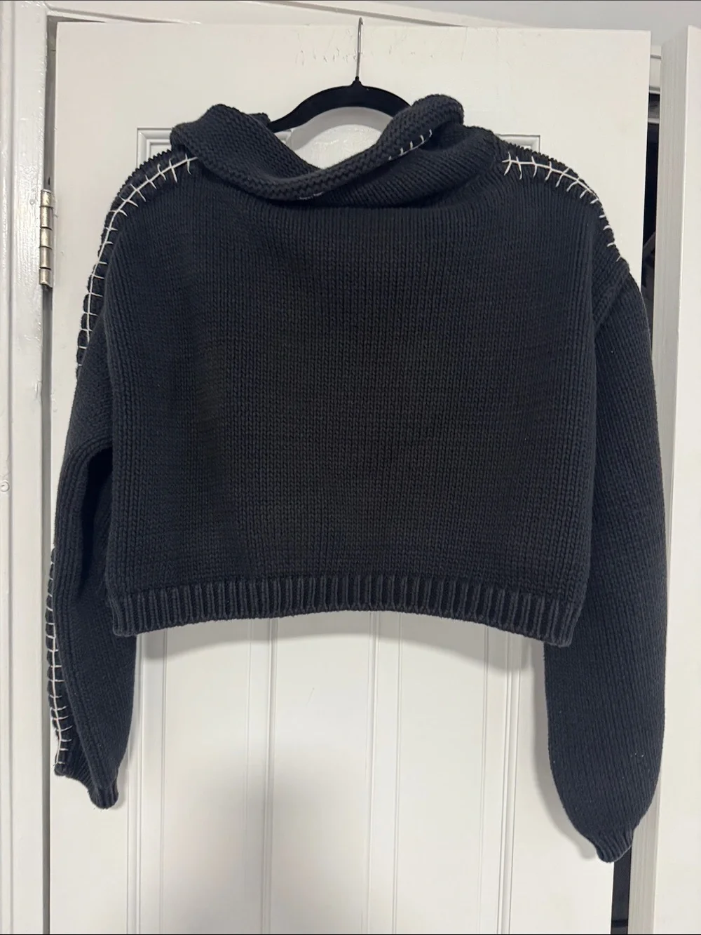Black Cropped Knit Sweater with Contrast Stitching
